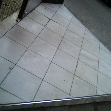 Fresh Store Tiled Step