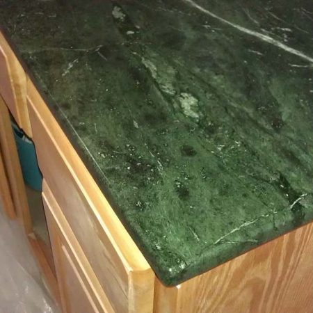 Edging on Green Serpentine Mini Countertop