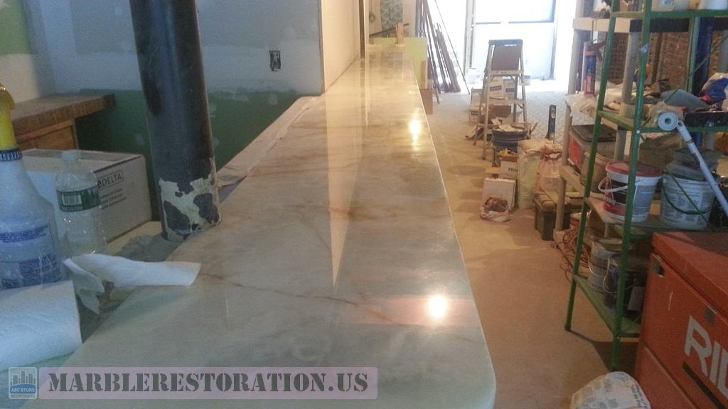 Restaurant Onyx Bar Multi Cracks Seaming