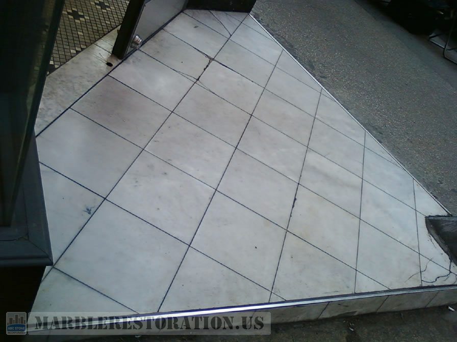 Fresh Store Tiled Step