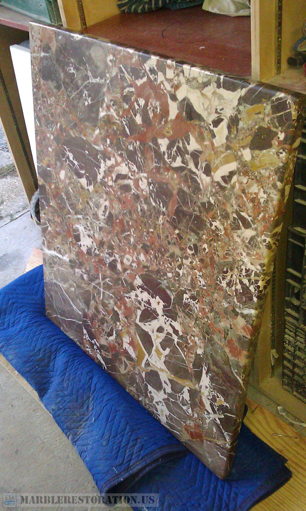 Unnoticeable Fixed Brown White Marble Table
