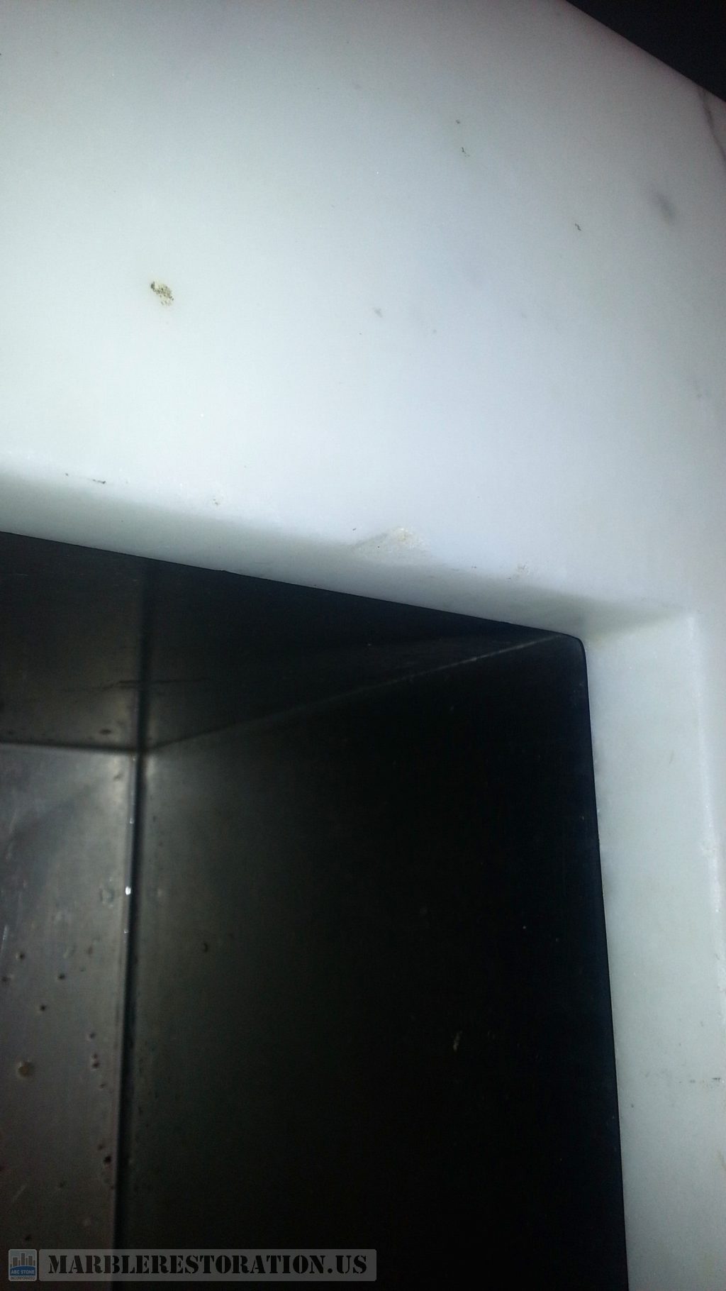 Chip On Sink Edge